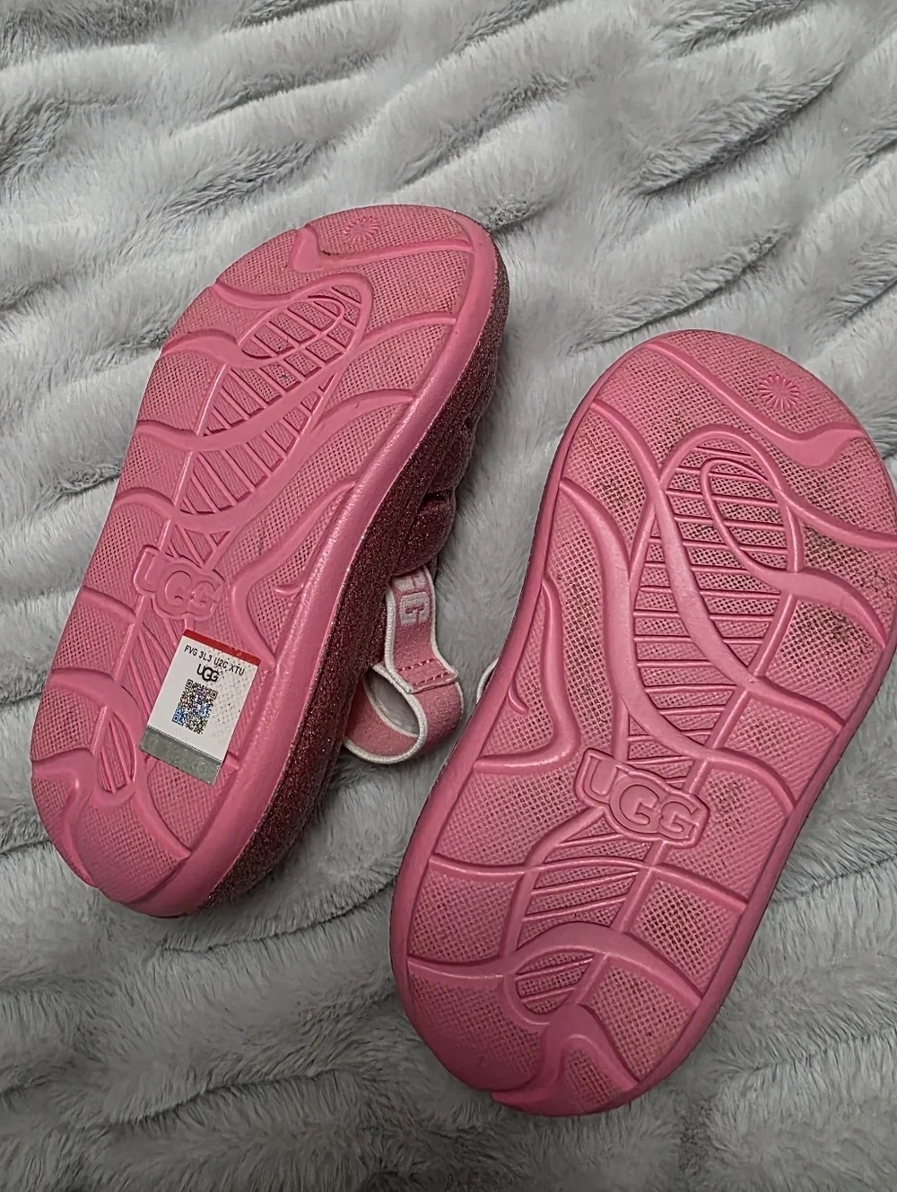 UGG K Sport Yeah Glitter Sandals Size 10 Toddler